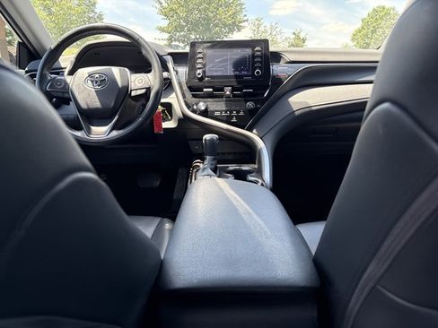 Used 2023 Toyota Camry SE FWD image 19