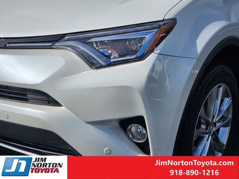 Used 2018 Toyota RAV4 Limited image 12