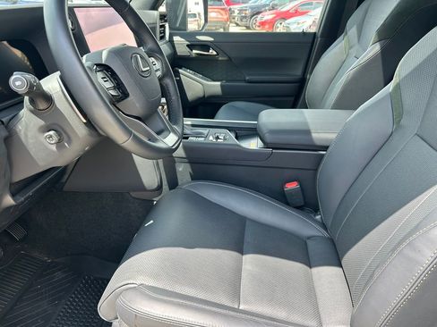 Used 2025 Lexus GX 550 AWD/4WD image 11