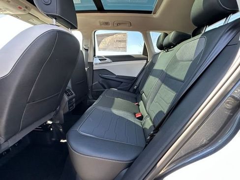 New 2026 Volkswagen Taos SE AWD/4WD image 30