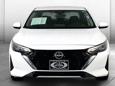 Used 2025 Nissan Sentra SV FWD image 2