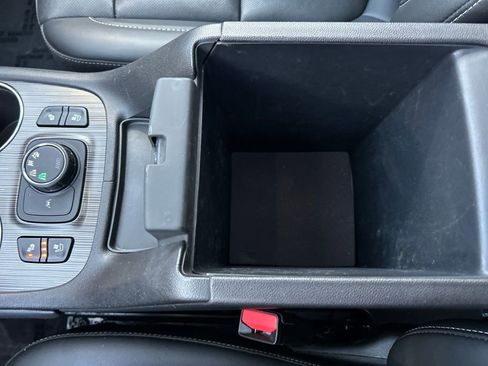 Used 2023 GMC Acadia SLT w/ Technology Package image 24