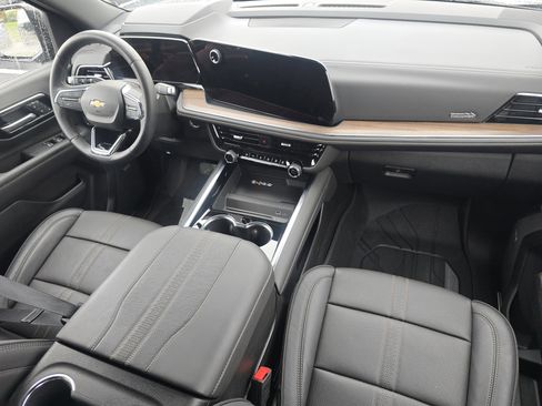 New 2026 Chevrolet Suburban High Country image 23