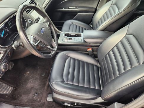 Used 2020 Ford Fusion SEL image 12