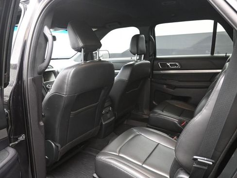 Certified 2019 Ford Explorer XLT w/ Equipment Group 202A image 25