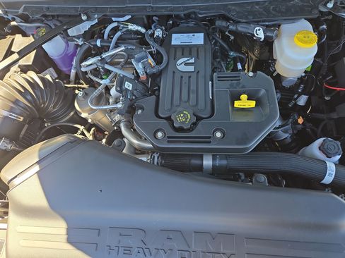 New 2026 RAM 2500 Big Horn AWD/4WD image 10