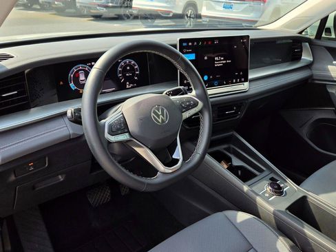 Certified 2026 Volkswagen Tiguan SE AWD/4WD image 21