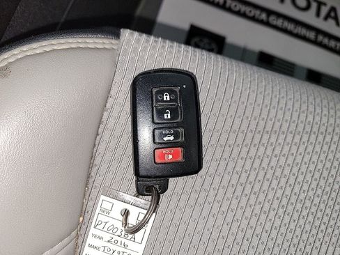 Used 2016 Toyota Camry SE image 22