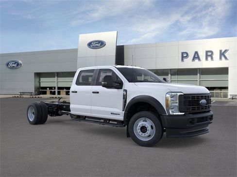 New 2025 Ford F550 4x4 Crew Cab Super Duty image 7