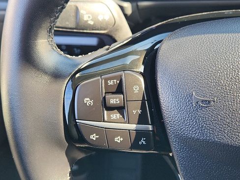 Used 2025 Ford Escape SE image 21