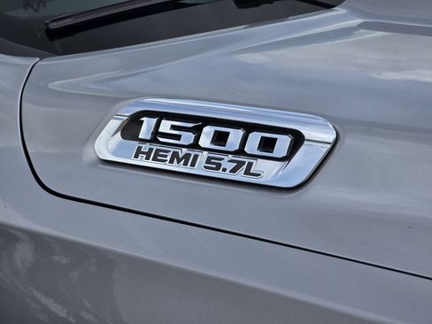 Used 2021 RAM 1500 Laramie AWD/4WD image 7