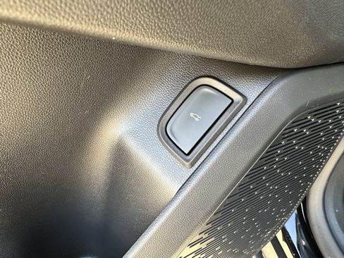 New 2026 Chevrolet Equinox LT image 9