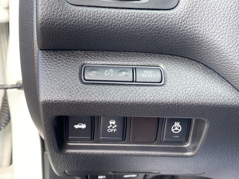 Used 2016 Nissan Altima 3.5 SL FWD image 21