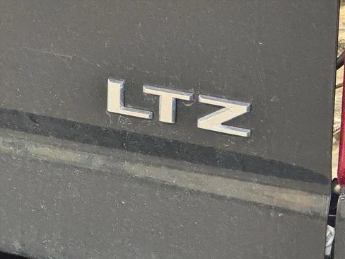 Used 2022 Chevrolet Silverado 2500 LTZ w/ LTZ Convenience Package AWD/4WD image 6