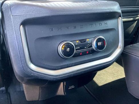Used 2025 Ford Expedition Platinum AWD/4WD image 10