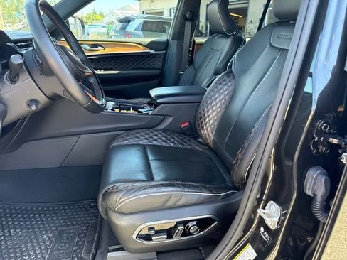 Used 2023 Jeep Grand Cherokee Summit AWD/4WD image 20