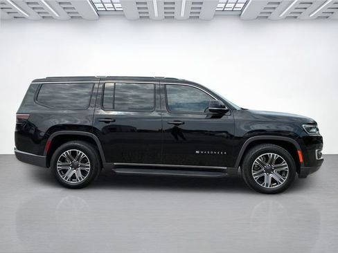 Used 2022 Jeep Wagoneer Series III AWD/4WD image 3