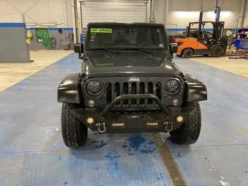 Used 2017 Jeep Wrangler Unlimited Sport w/ Max Tow Package image 2