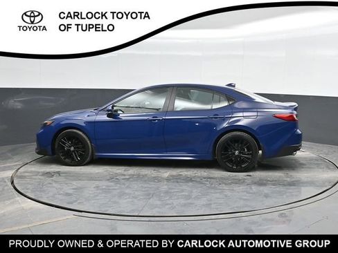 Used 2025 Toyota Camry SE image 8