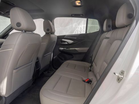 Used 2025 Buick Envista Avenir FWD image 20