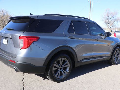 Used 2021 Ford Explorer XLT w/ Equipment Group 202A image 7