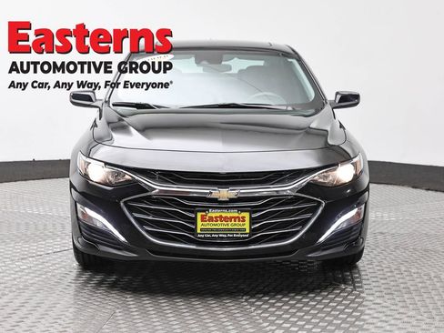 Used 2023 Chevrolet Malibu LT FWD image 2