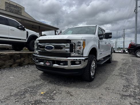 Used 2017 Ford F250 XLT w/ XLT Premium Package AWD/4WD image 3