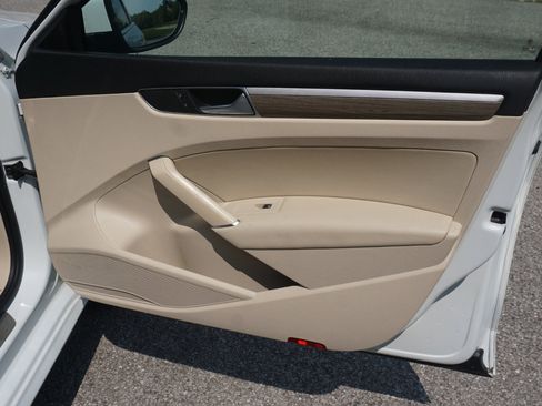 Used 2016 Volkswagen Passat 1.8T SE image 23