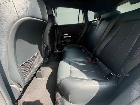 Used 2025 Mercedes-Benz GLA 250 4MATIC image 15