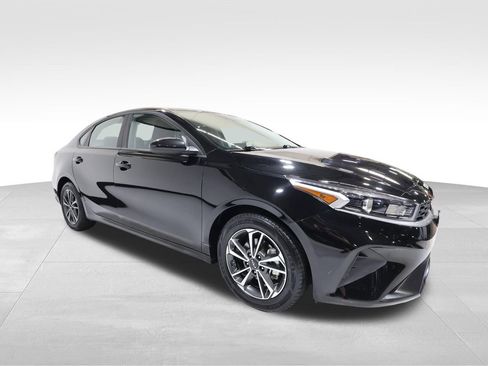 Used 2024 Kia Forte LXS image 6