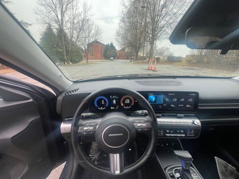 Used 2025 Hyundai Kona SEL image 29