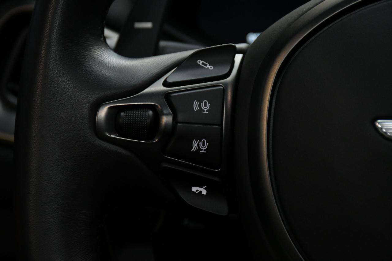Used 2020 Aston Martin V8 Vantage Coupe RWD image 25