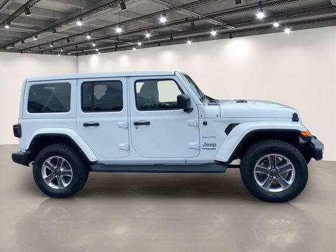 Used 2021 Jeep Wrangler Unlimited Sahara w/ Safety Group AWD/4WD image 8