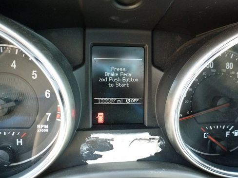 Used 2012 Jeep Grand Cherokee Laredo w/ Laredo E Group AWD/4WD image 14