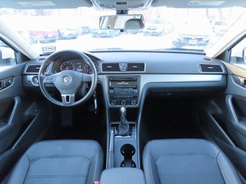 Used 2014 Volkswagen Passat 1.8T Wolfsburg Edition image 17