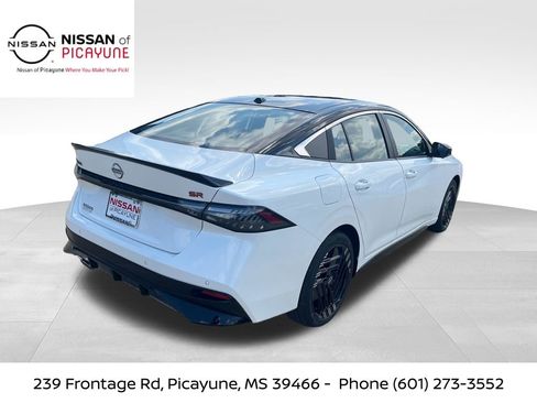 New 2026 Nissan Sentra SR w/ SR Premium Package FWD image 5