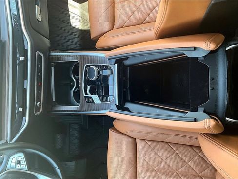 Used 2024 BMW X7 xDrive40i w/ Premium Package AWD/4WD image 28