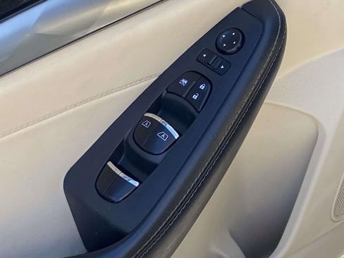 Used 2021 Nissan Maxima 3.5 SV w/ Floor Mat Group FWD image 15