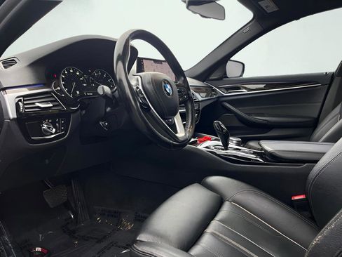 Used 2019 BMW 530i xDrive w/ Convenience Package image 2