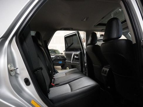 Used 2022 Toyota 4Runner SR5 Premium w/ Moonroof Package AWD/4WD image 15