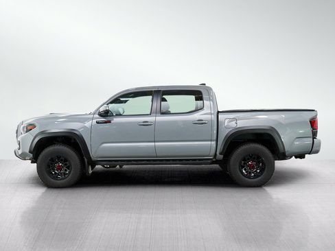 Used 2017 Toyota Tacoma TRD Pro AWD/4WD image 2
