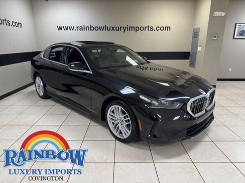 Used 2025 BMW 530i RWD image 1
