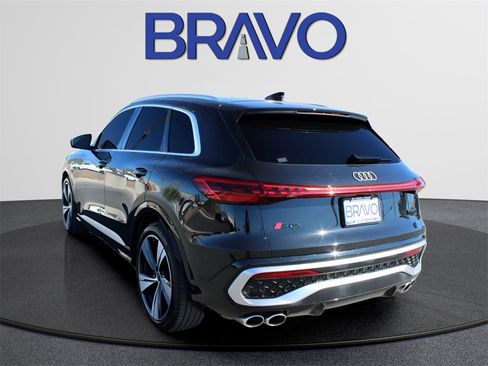 Used 2025 Audi SQ5 Premium Plus image 7