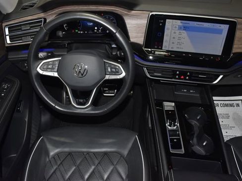 Used 2024 Volkswagen Atlas SEL Premium R-Line image 15