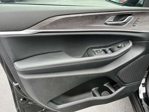 New 2025 Jeep Grand Cherokee Limited image 20