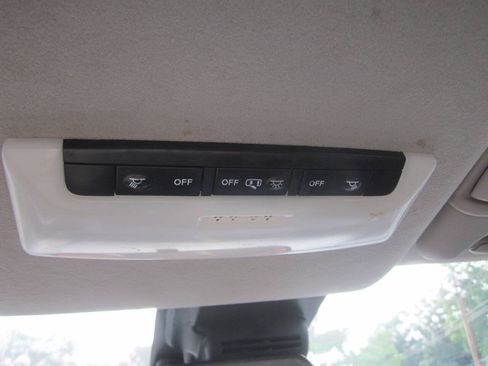 Used 2021 Nissan Versa SV FWD image 28