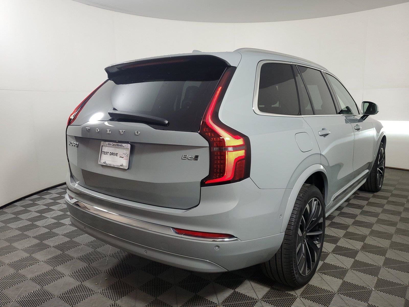 Certified 2026 Volvo XC90 B6 Plus AWD/4WD image 6