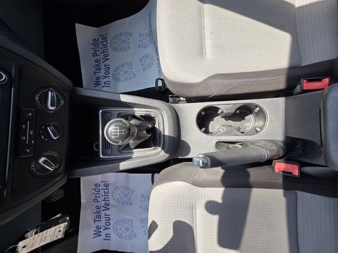 Used 2017 Volkswagen Jetta S w/ Jetta S Cold Weather Package FWD image 21
