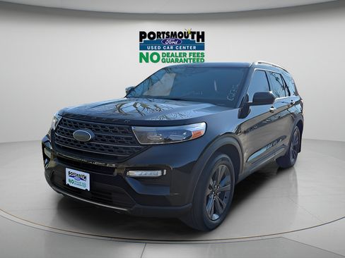 Used 2022 Ford Explorer XLT w/ Equipment Group 202A AWD/4WD image 16