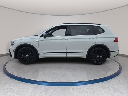 Used 2021 Volkswagen Tiguan SE R-Line FWD image 9